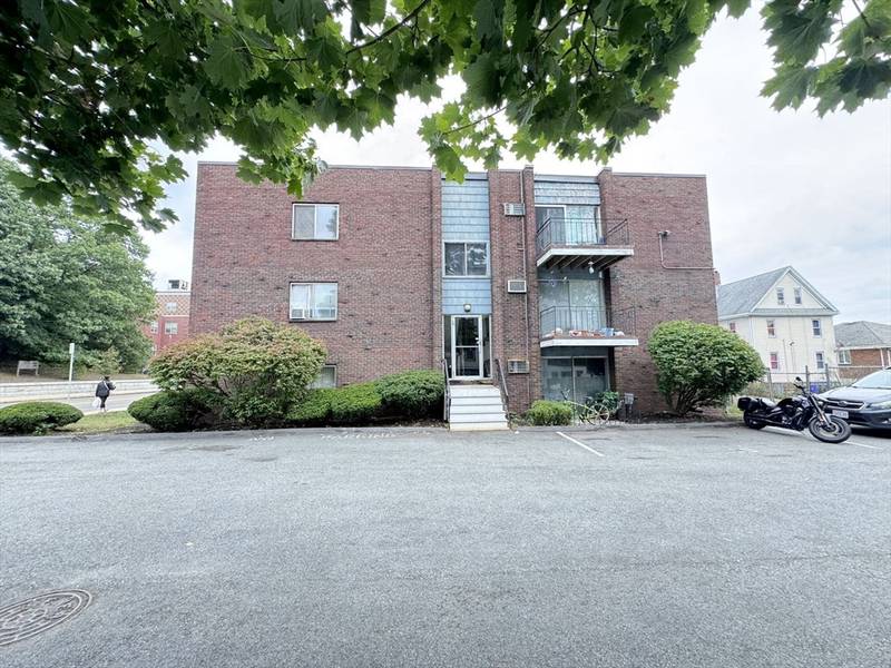 426 Pleasant St #3, Malden, MA 02148