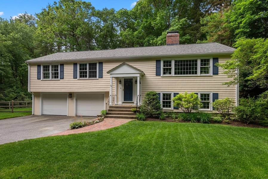 1 April Ln, Weston, MA 02493