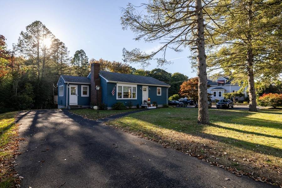 588 Old Somerset Ave, Dighton, MA 02764