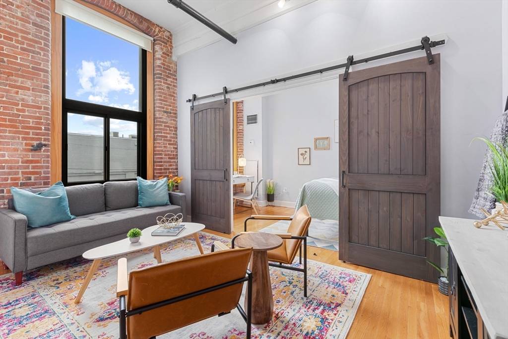 Boston, MA 02127,320 W 2nd St #206