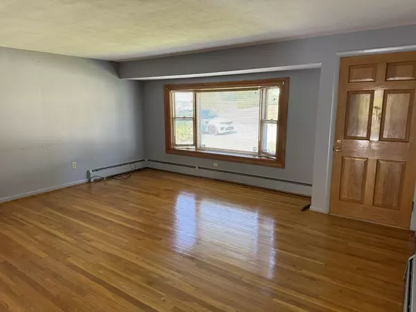 Auburn, MA 01501,3 Arlington St