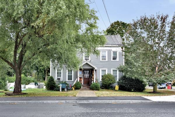 Wakefield, MA 01880,108 Pleasant St