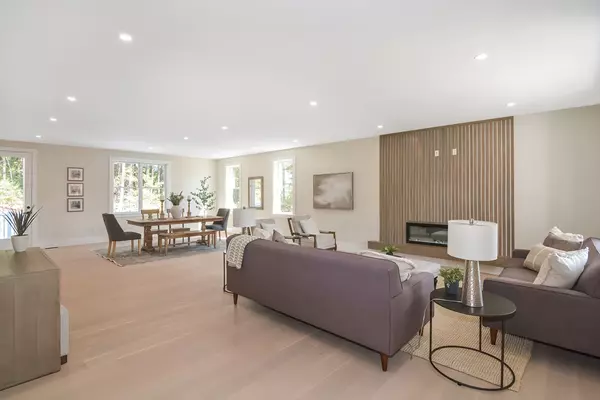 Holliston, MA 01746,7 Danforth Drive