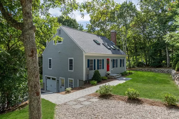 117 Stanhope Rd, Falmouth, MA 02536