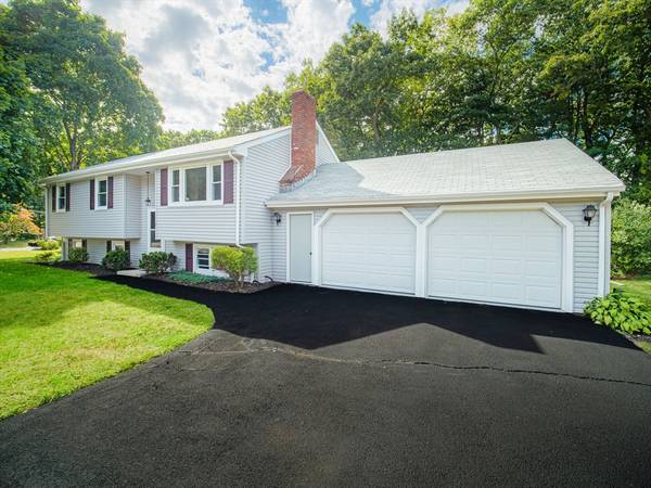 North Attleboro, MA 02760,2 Pollis Pl