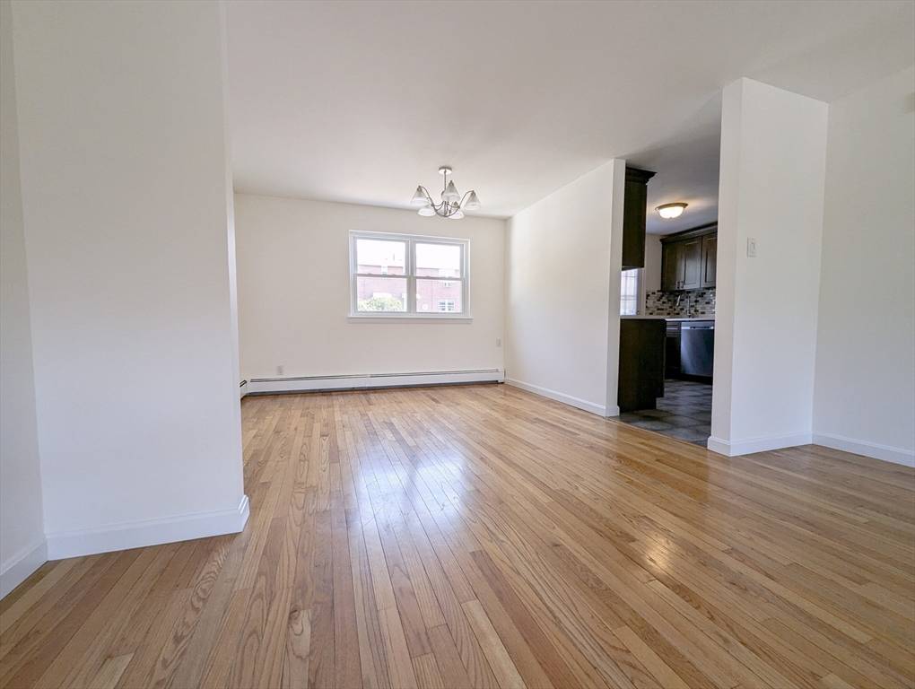 North Andover, MA 01845,112 Kingston #112