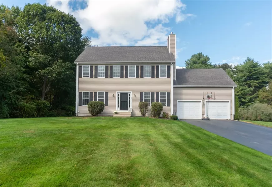 86 Finch Rd, Raynham, MA 02767