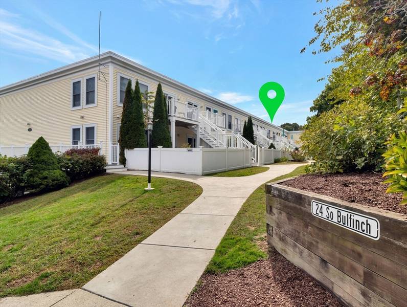 24 S Bulfinch St #205, North Attleboro, MA 02760