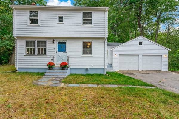 44 Dwelley Ave, Hanover, MA 02339