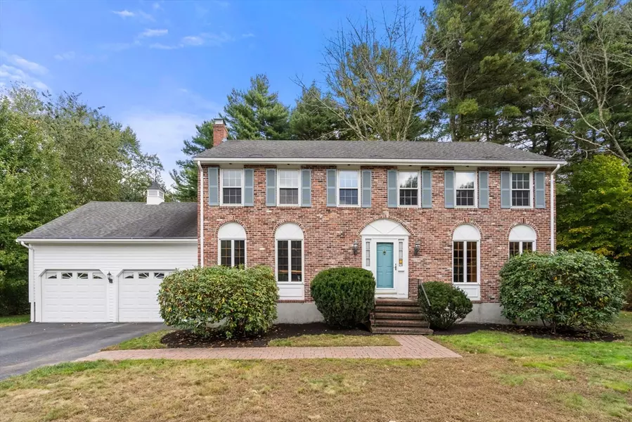 14 Oriole Road, Medfield, MA 02052