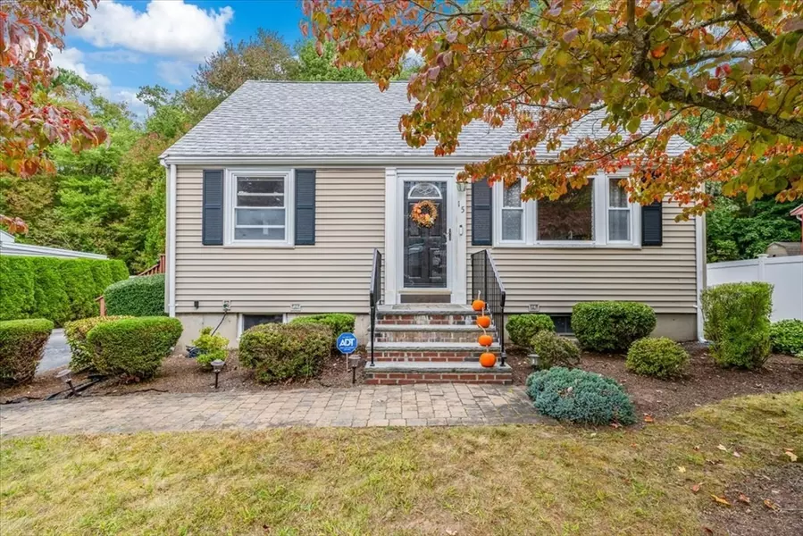 15 Hillsdale Road, Holbrook, MA 02343