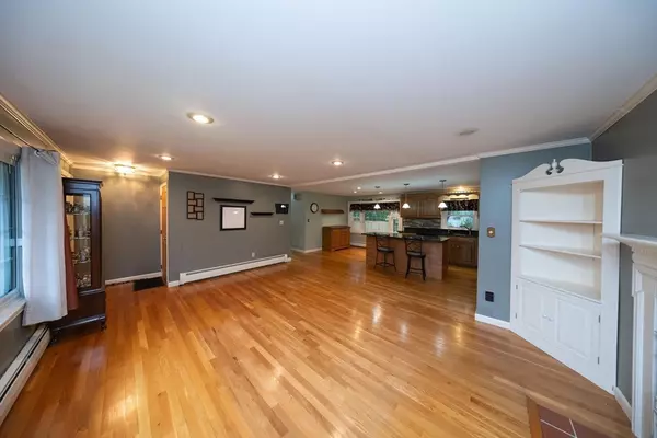 Holden, MA 01520,4 Sandy Glen Drive