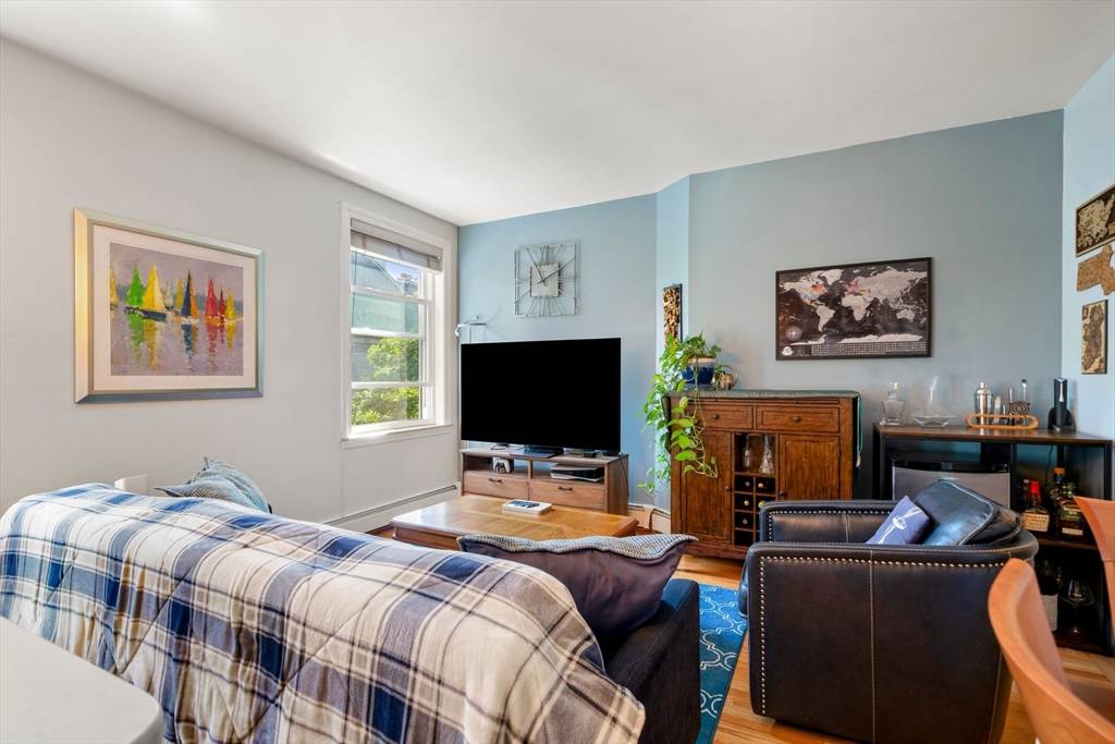Boston, MA 02109,342 Commercial St #6