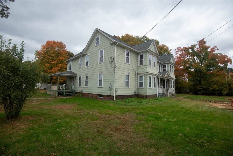 11 N Brookfield Rd, Barre, MA 01005