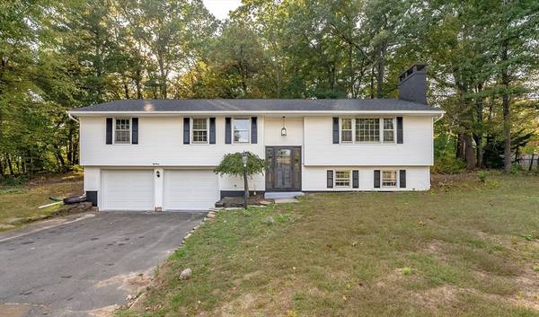 18 Glenwood Dr, Westfield, MA 01085