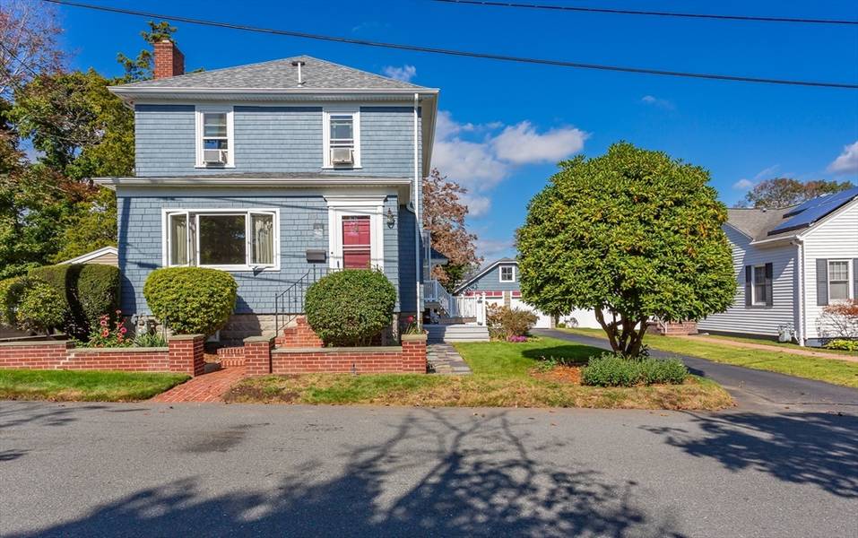 386 Newhill Ave, Somerset, MA 02726