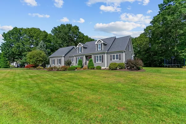 10 Lantern Brook Dr, Lincoln, RI 02865