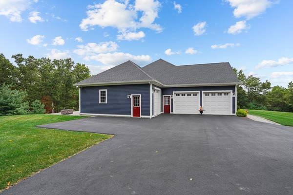 Smithfield, RI 02917,9 Tristan Court