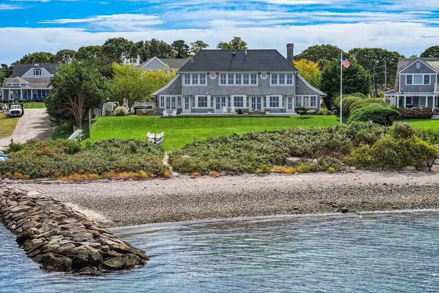 118 Westwood Rd, Falmouth, MA 02556