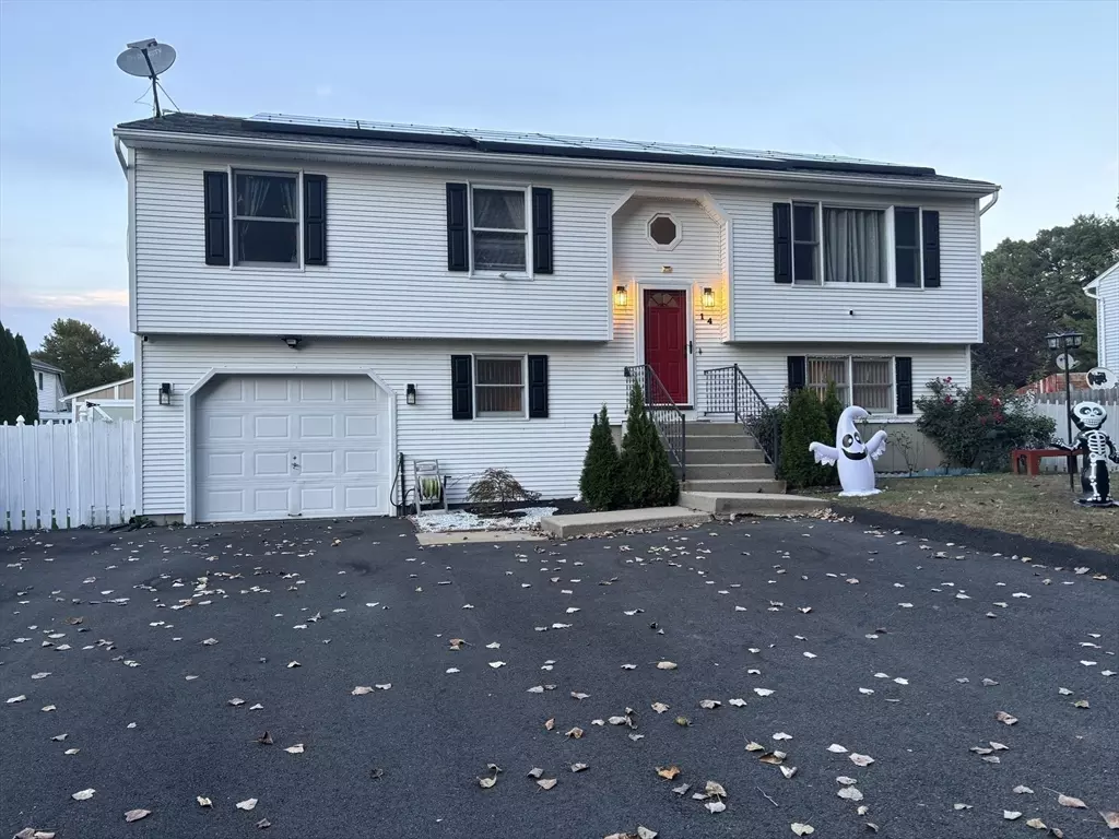 Springfield, MA 01118,14 Pine Needle Ln