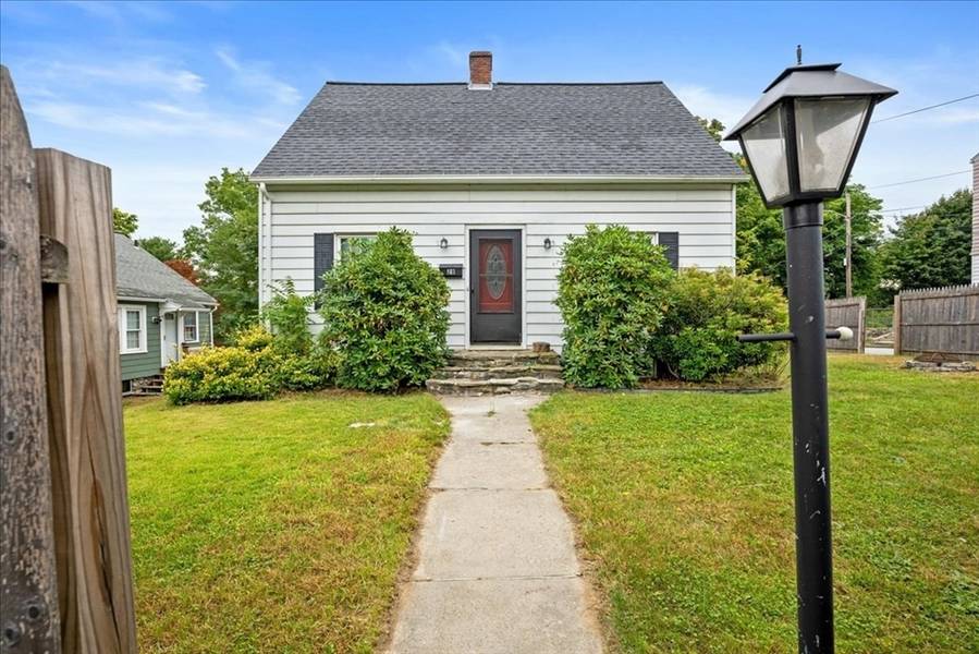 28 Ball St, Worcester, MA 01603