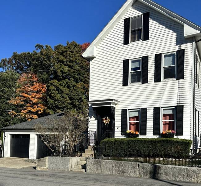 31 Pearl St, Ayer, MA 01432