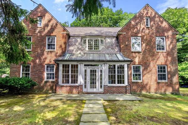 145 Woodland Rd, Brookline, MA 02467