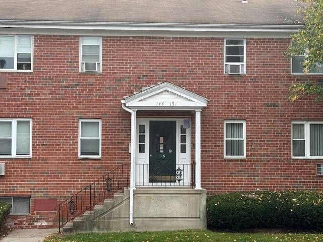 145 Regency Park Dr #145, Agawam, MA 01001