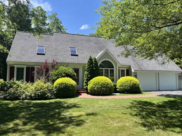 81 Acadia Dr, Barnstable, MA 02648