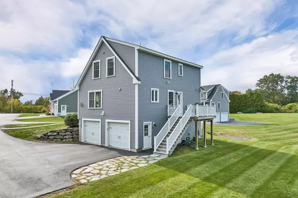 Hampton, NH 03842,253 Drakeside Rd #3