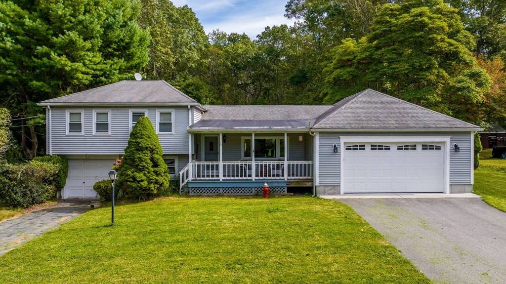 20 Monique Dr, Westport, MA 02790