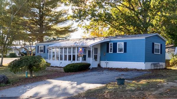 42 Park Ave, Sturbridge, MA 01566