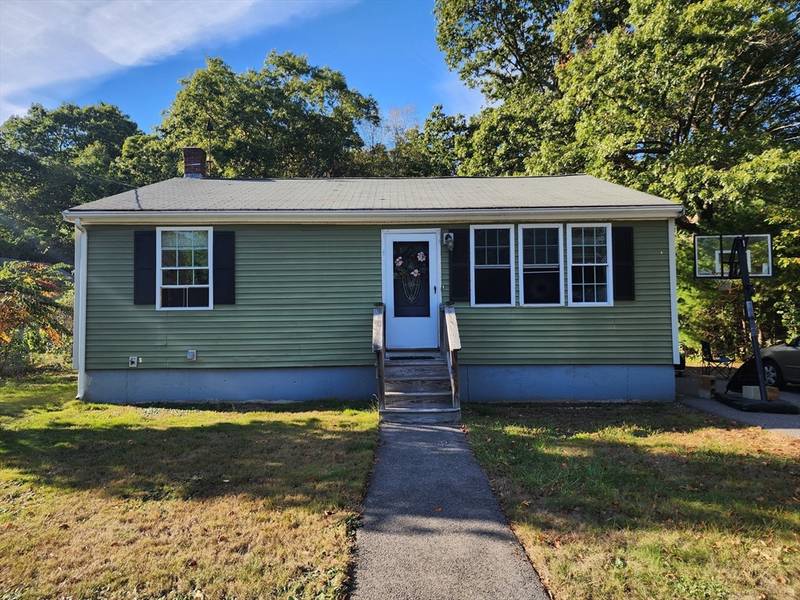 302 Weymouth Street, Holbrook, MA 02343