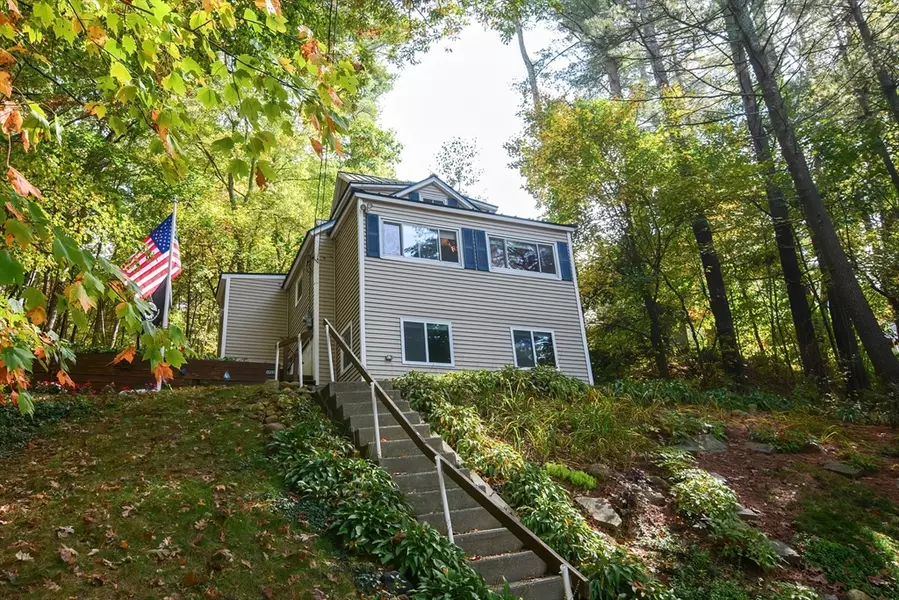 115 Wickaboag Valley Rd, West Brookfield, MA 01585