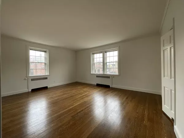 92 Beacon St #44, Boston, MA 02108