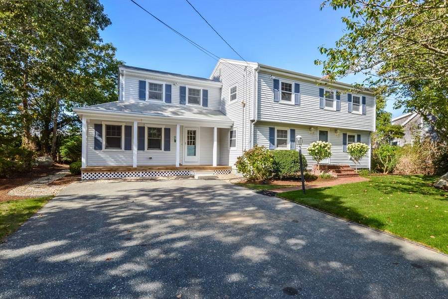 12 Highcrest Road, Falmouth, MA 02556