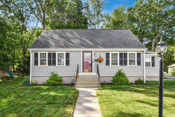 42 Lillian St, Woburn, MA 01801