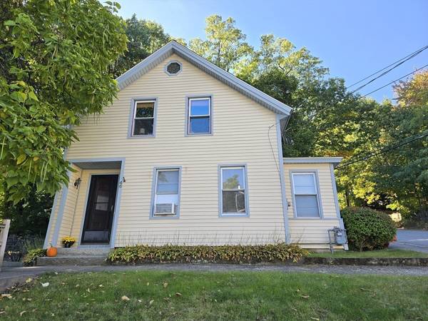 46 Maple St, Fitchburg, MA 01420