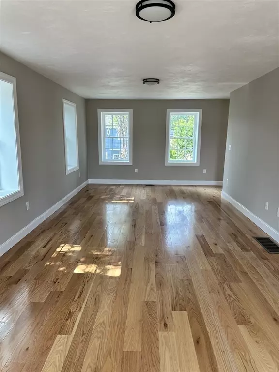 Randolph, MA 02368,17 Mazzeo Dr