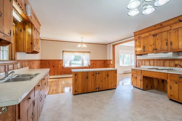 Spencer, MA 01562,181 Main St