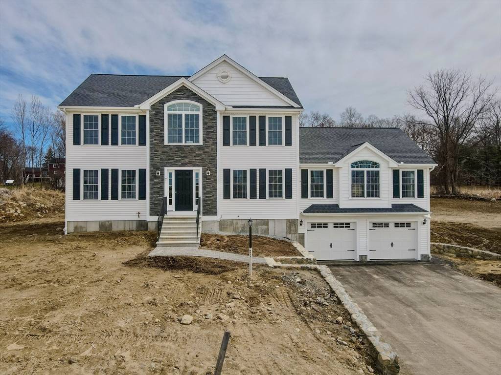 Dracut, MA 01826,7 Esther Way #4