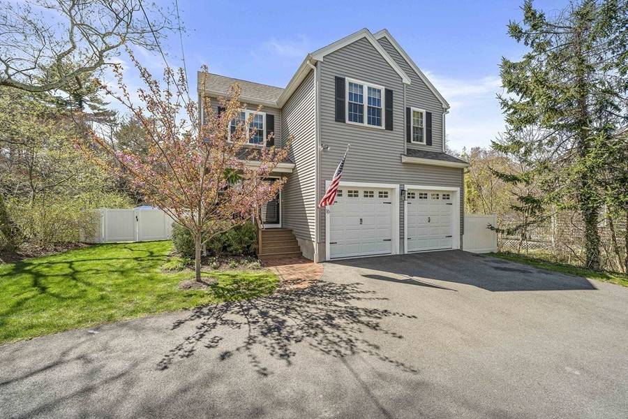 16 Acorn St, Marshfield, MA 02050