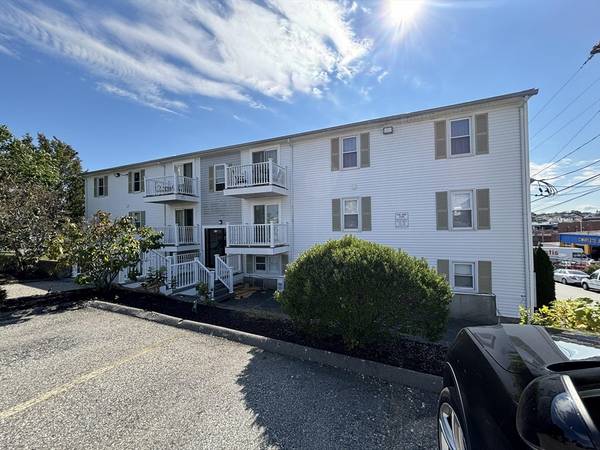 433 Bank St. #4, Fall River, MA 02702