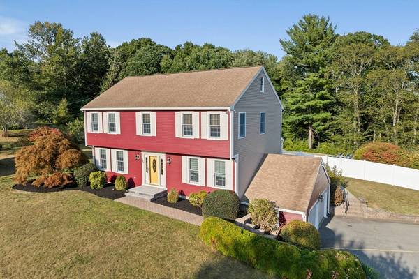 137 Birchwood Rd, Hanover, MA 02339