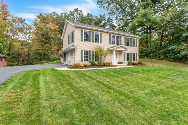 26 Hillside Meadows Dr, Southampton, MA 01073