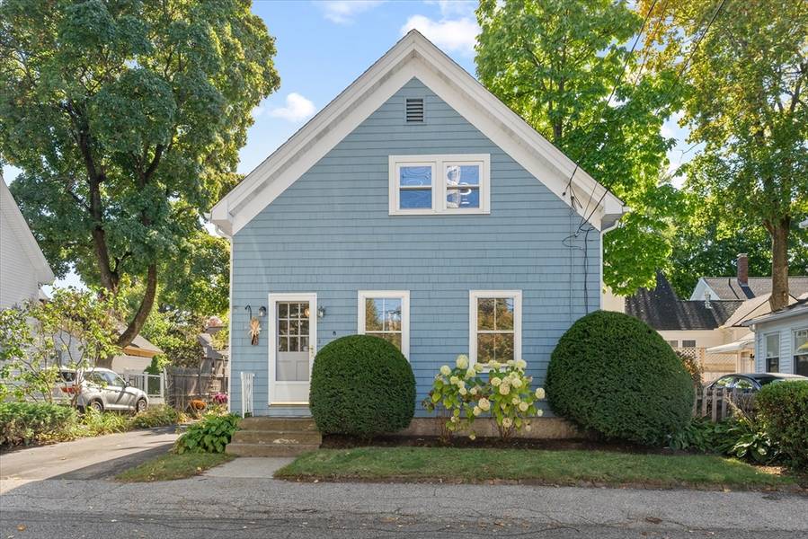 8 Willow St, Natick, MA 01760