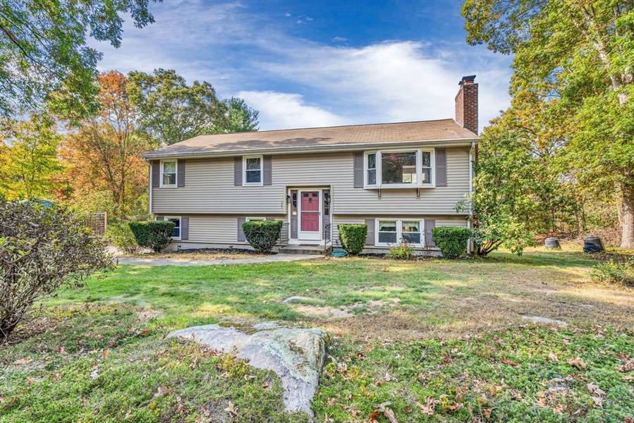 565 Blackstone St, Uxbridge, MA 01569