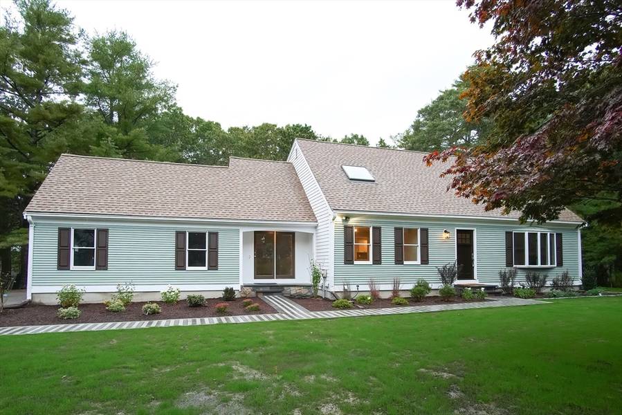 16 Yardarm Drive, Mashpee, MA 02649