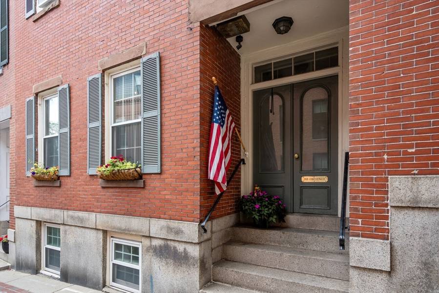 20 Chestnut Street #1, Boston, MA 02129