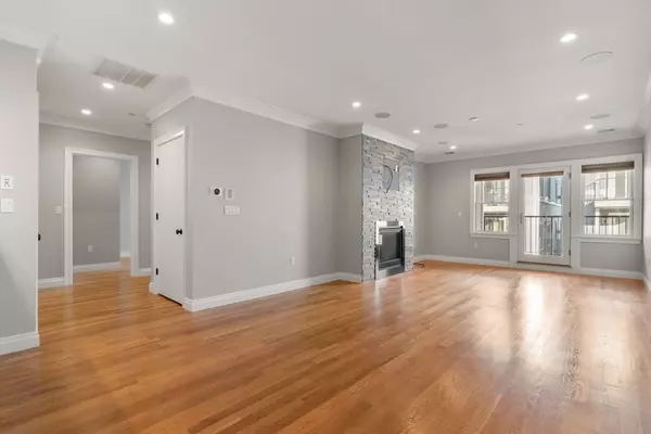 637 East 1st St #103, Boston, MA 02127